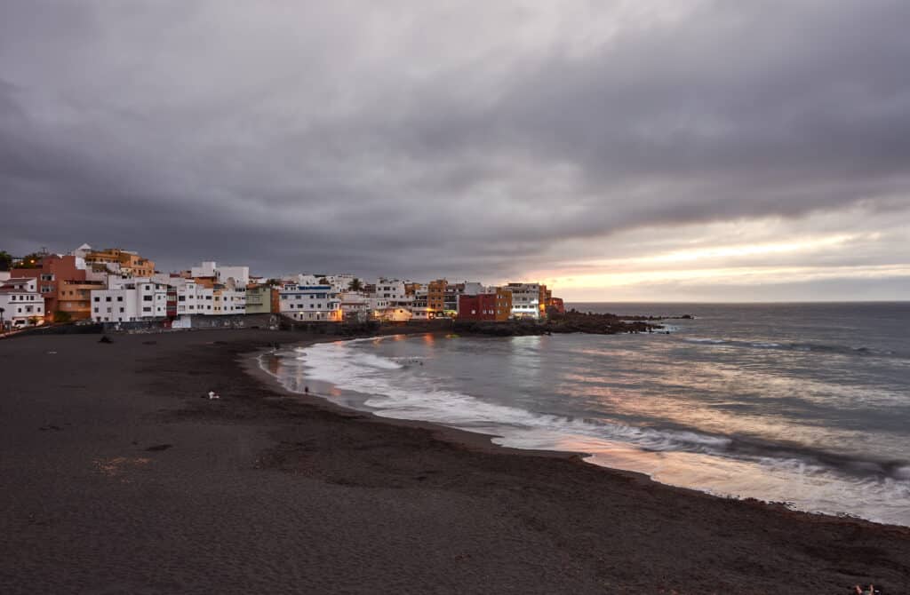 Playa Jardín in Puerto de la Cruz wieder geöffnet Der Sandstrand Playa Jardín in Puerto de la Cruz im Norden von Teneriffa ist nach erfolgreichen Wasserproben wieder zum Baden freigegeben.